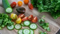 How to make a refreshing summer salad