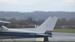 Princeton Airport Cessna Skyhawk Takeoff & Beechcraft Baron Landing
