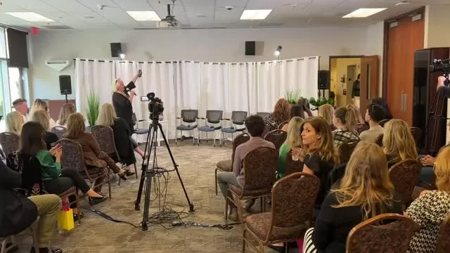 Intros Margaret Josephs Live on The Gab TV Show CNJN behind the scenes