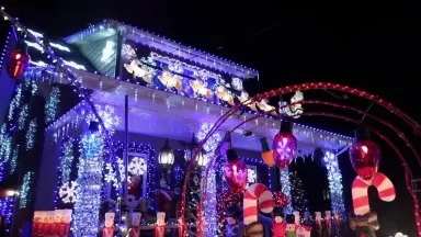 Martels Christmas Wonderland   Visiting an AWARD winning Christmas house Hamilton, NJ 