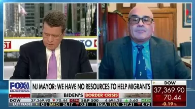 NATIONAL CRISIS Sanctuary city Trenton mayor implores Texas to stop sending migrants(1)