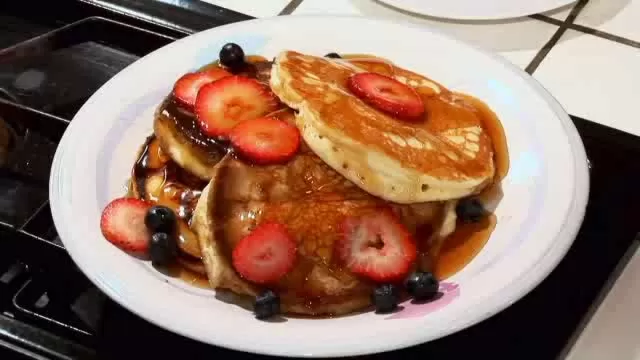 How to Make American Pancakes.