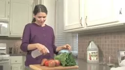 How to Make An Organic Fruit and Vegetable Wash.
